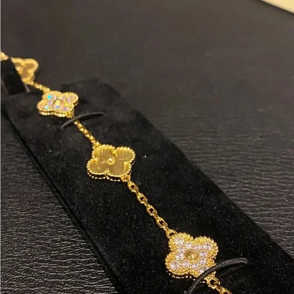 Van Cleef & Arpels Alhambra Vintage Bracelet (Full Set) - Picture 3 of 6